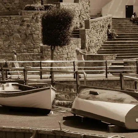 Bluehousesopela 度假居 *